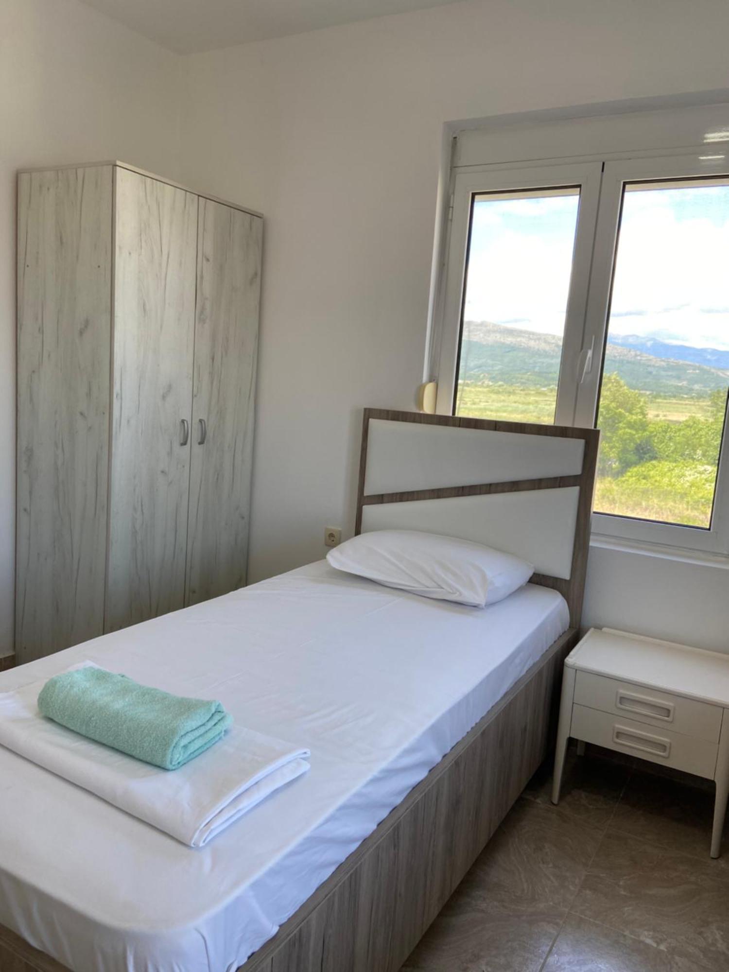 Montebello Inn Apartments Ulcinj Bagian luar foto